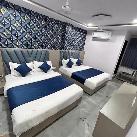Hotel Kingdom Gandhinagar Esterno foto