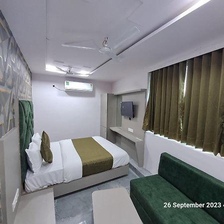 Hotel Kingdom Gandhinagar Esterno foto