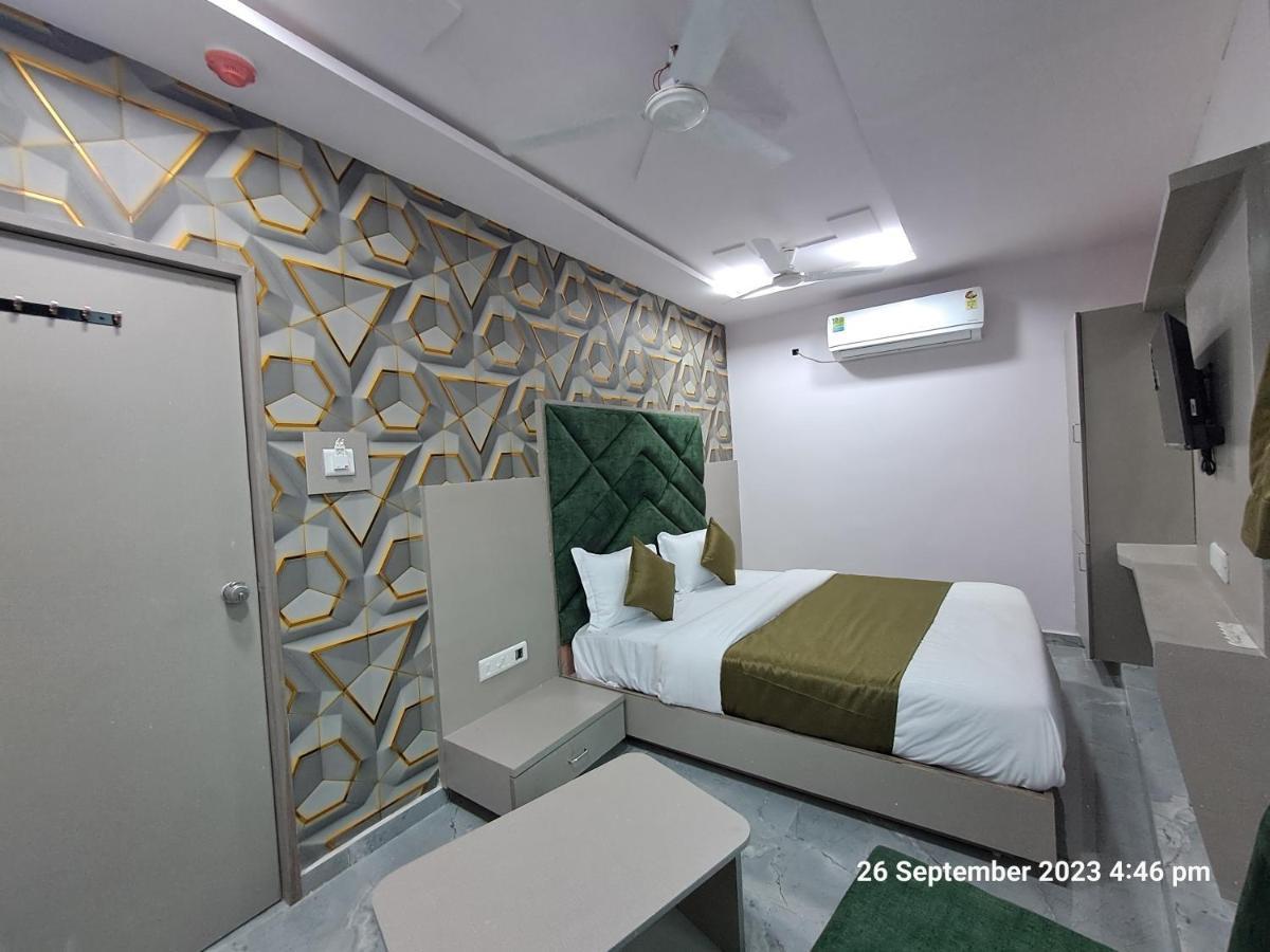 Hotel Kingdom Gandhinagar Esterno foto