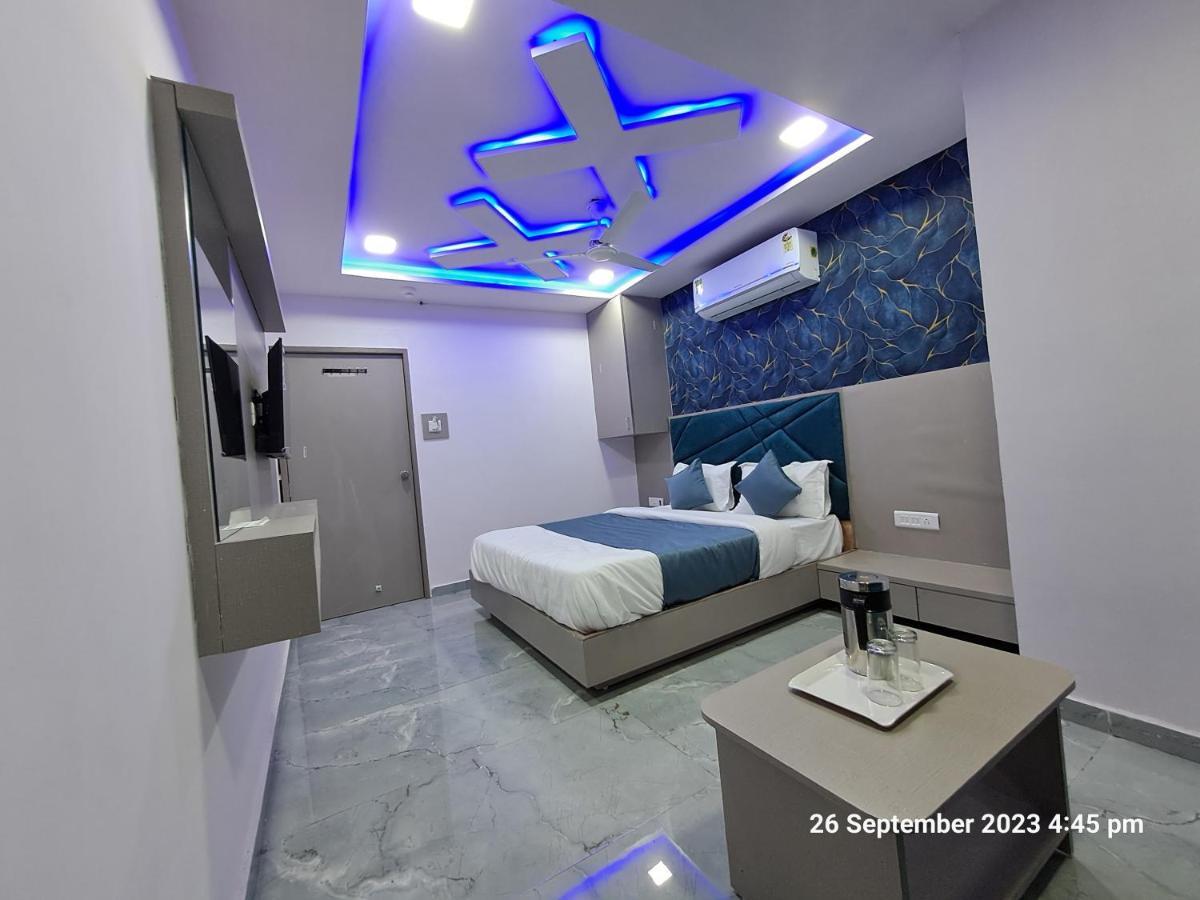 Hotel Kingdom Gandhinagar Esterno foto