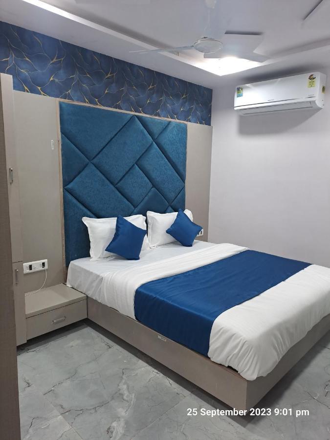 Hotel Kingdom Gandhinagar Esterno foto